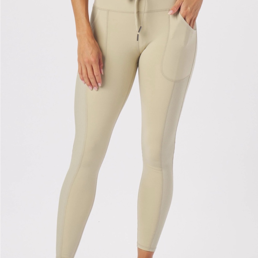 Glyder Stretch Breathable 2 Side Pockets Leggings Women’s Size S Linen